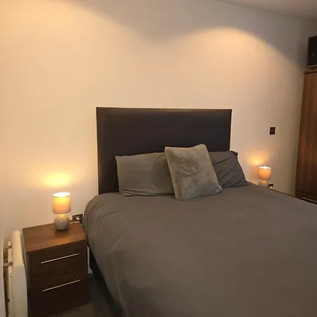 Lovely One Private Bedroom In Shared 2 Bedroom Apartment-2